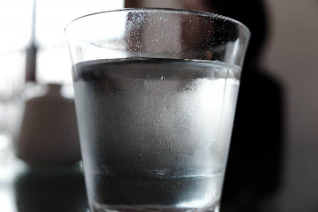 コップ 水 グラス 水滴